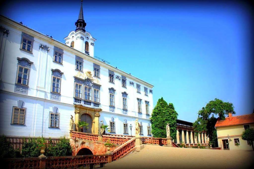 Hotel Lysice Exterior foto